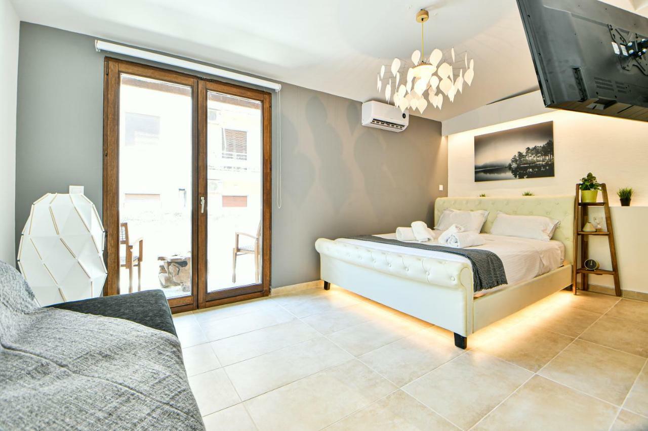 Flowers Of Athens, Boutique Aparthotel With 6-Apartments In Central Atény Exteriér fotografie