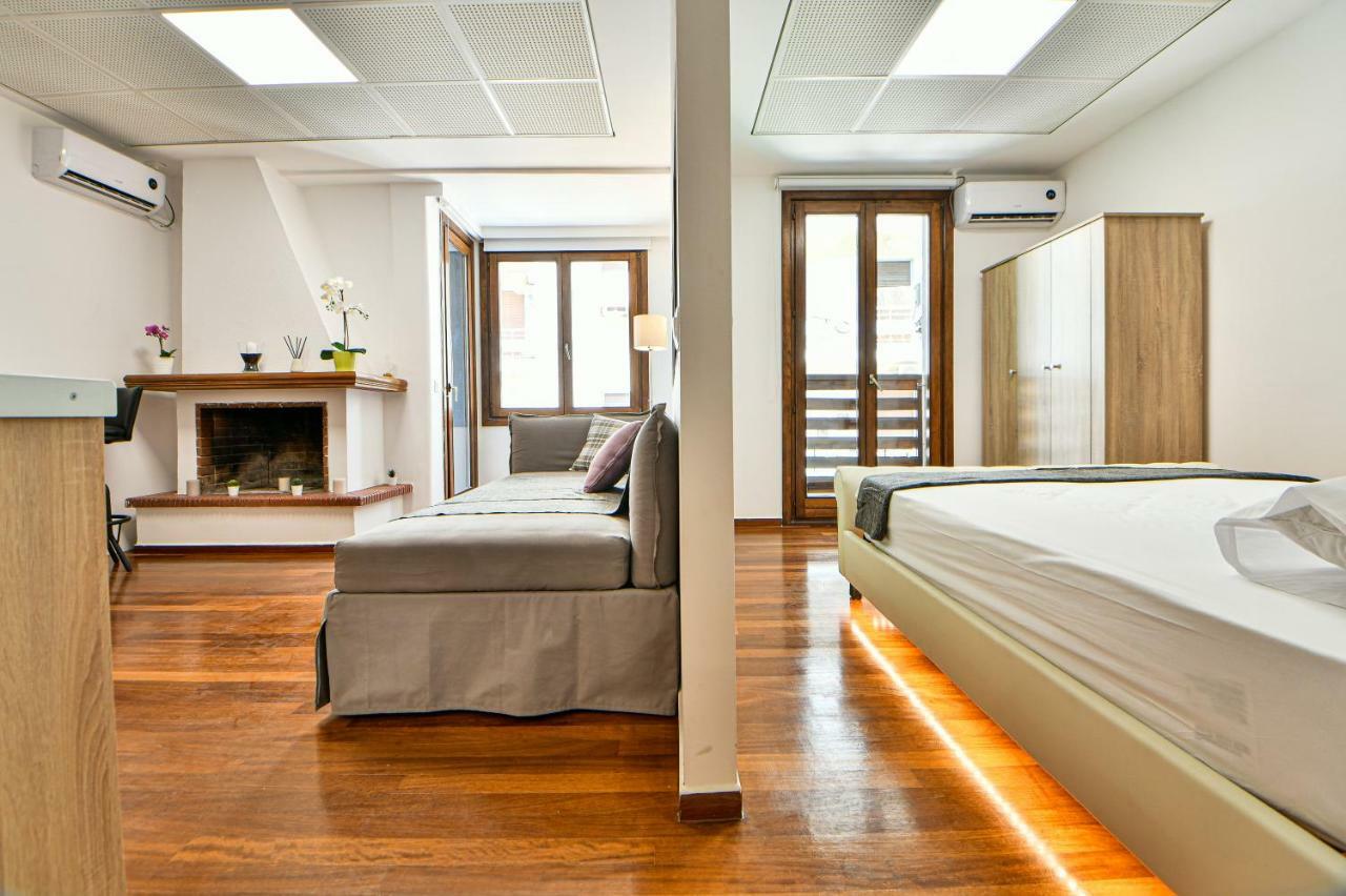 Flowers Of Athens, Boutique Aparthotel With 6-Apartments In Central Atény Exteriér fotografie