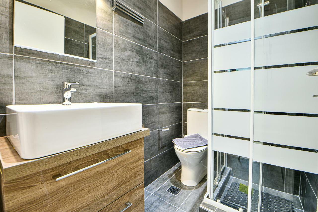 Flowers Of Athens, Boutique Aparthotel With 6-Apartments In Central Atény Exteriér fotografie