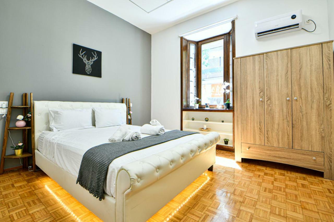 Flowers Of Athens, Boutique Aparthotel With 6-Apartments In Central Atény Exteriér fotografie