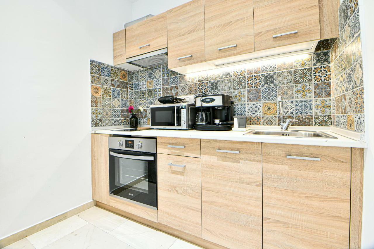 Flowers Of Athens, Boutique Aparthotel With 6-Apartments In Central Atény Exteriér fotografie